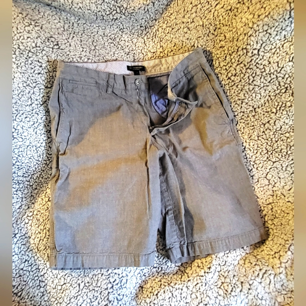 Banana Republic mens sz 34 gray dress shorts